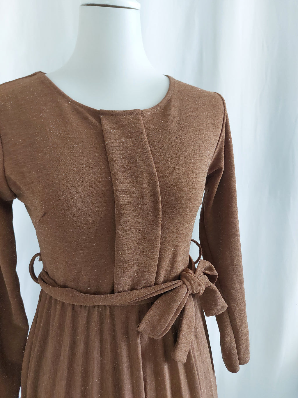 Elegantes Kleid in Braun