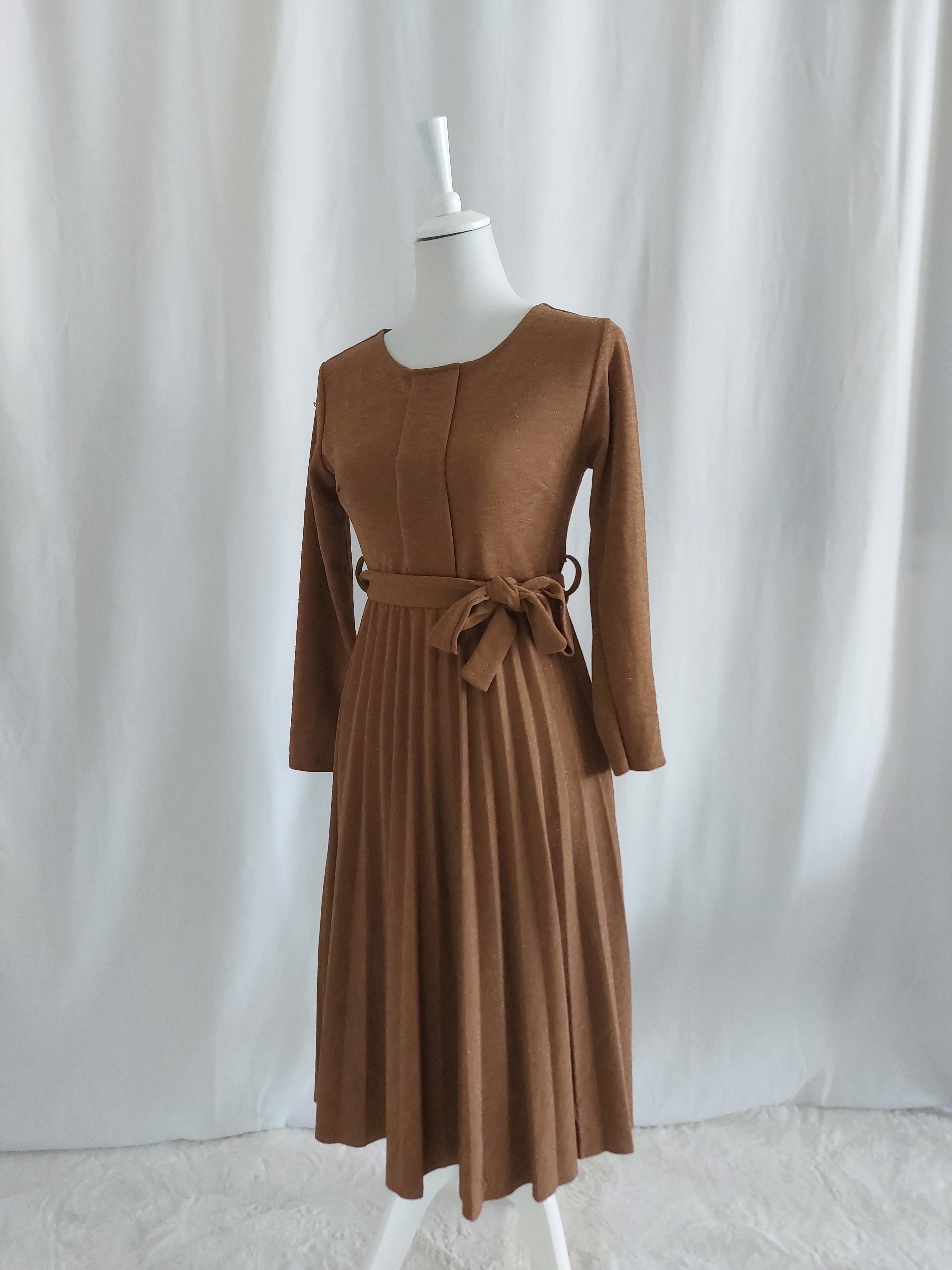 Elegantes Kleid in Braun