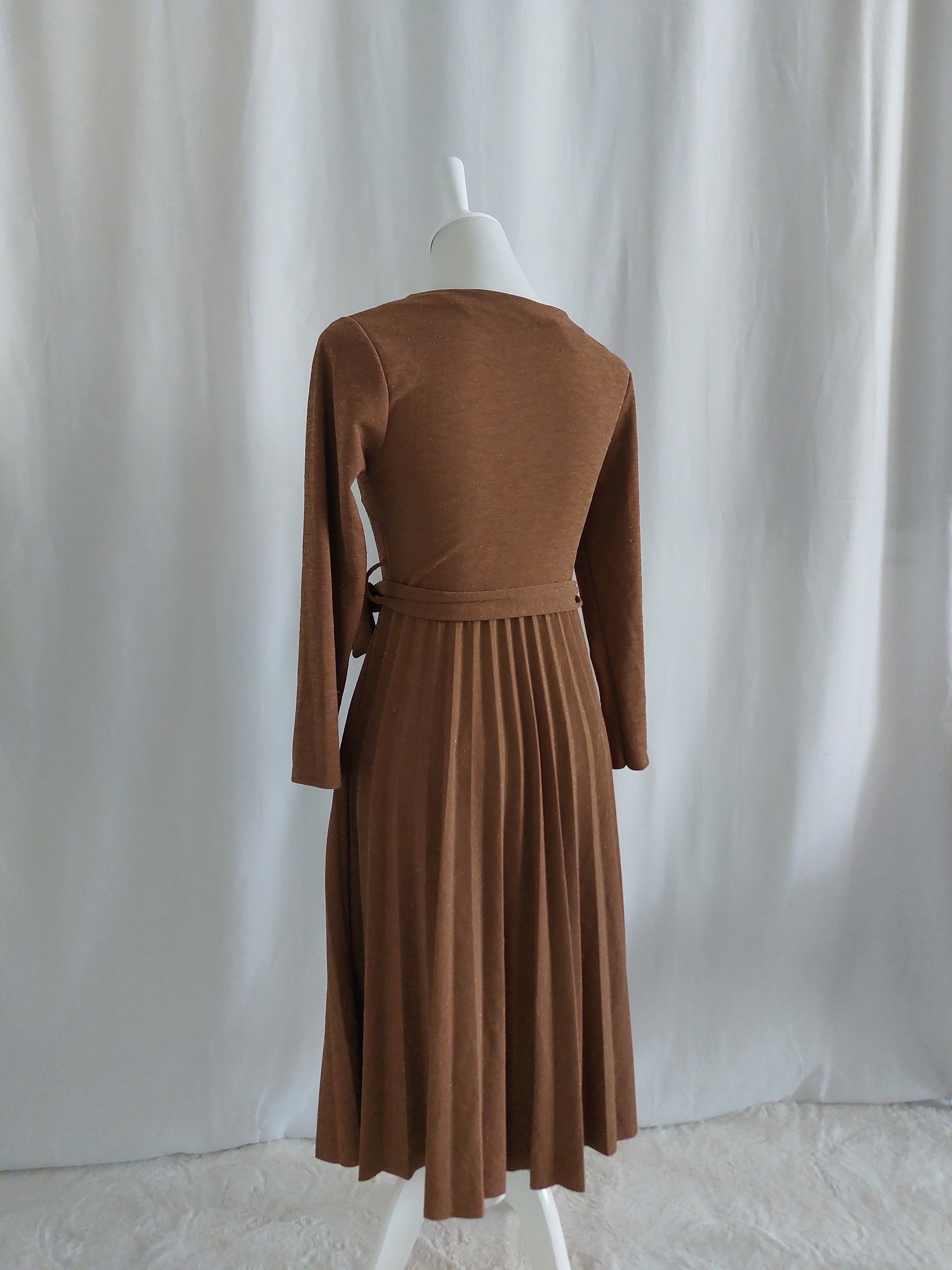 Elegantes Kleid in Braun