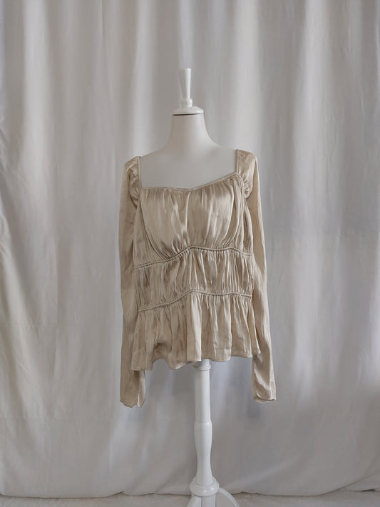 Elegantes Schößchentop