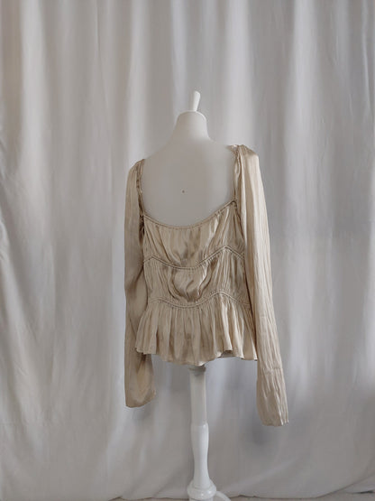 Elegantes Schößchentop