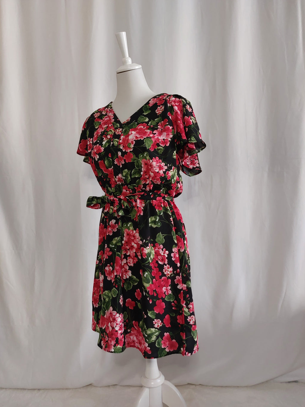 Luftiges Sommerkleid mit Blumenmuster