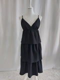 Schwarzes Kleid im Maxikleid-Stil