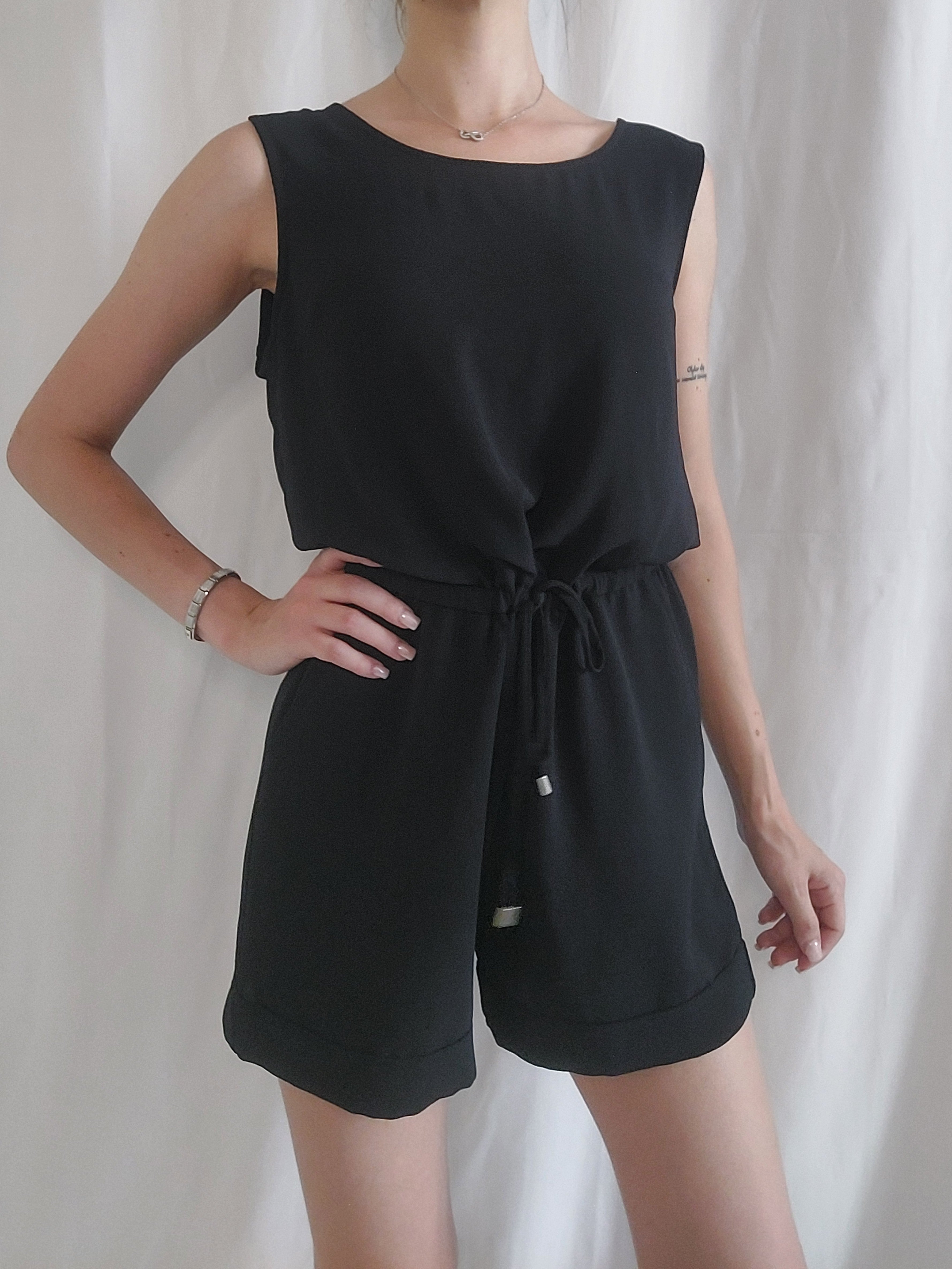 Lässiger kurzer Jumpsuit