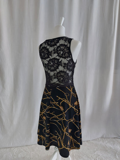 Elegantes Kleid mit Spitzenoberteil
